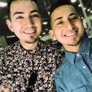 Meet your Posher, Chris noah